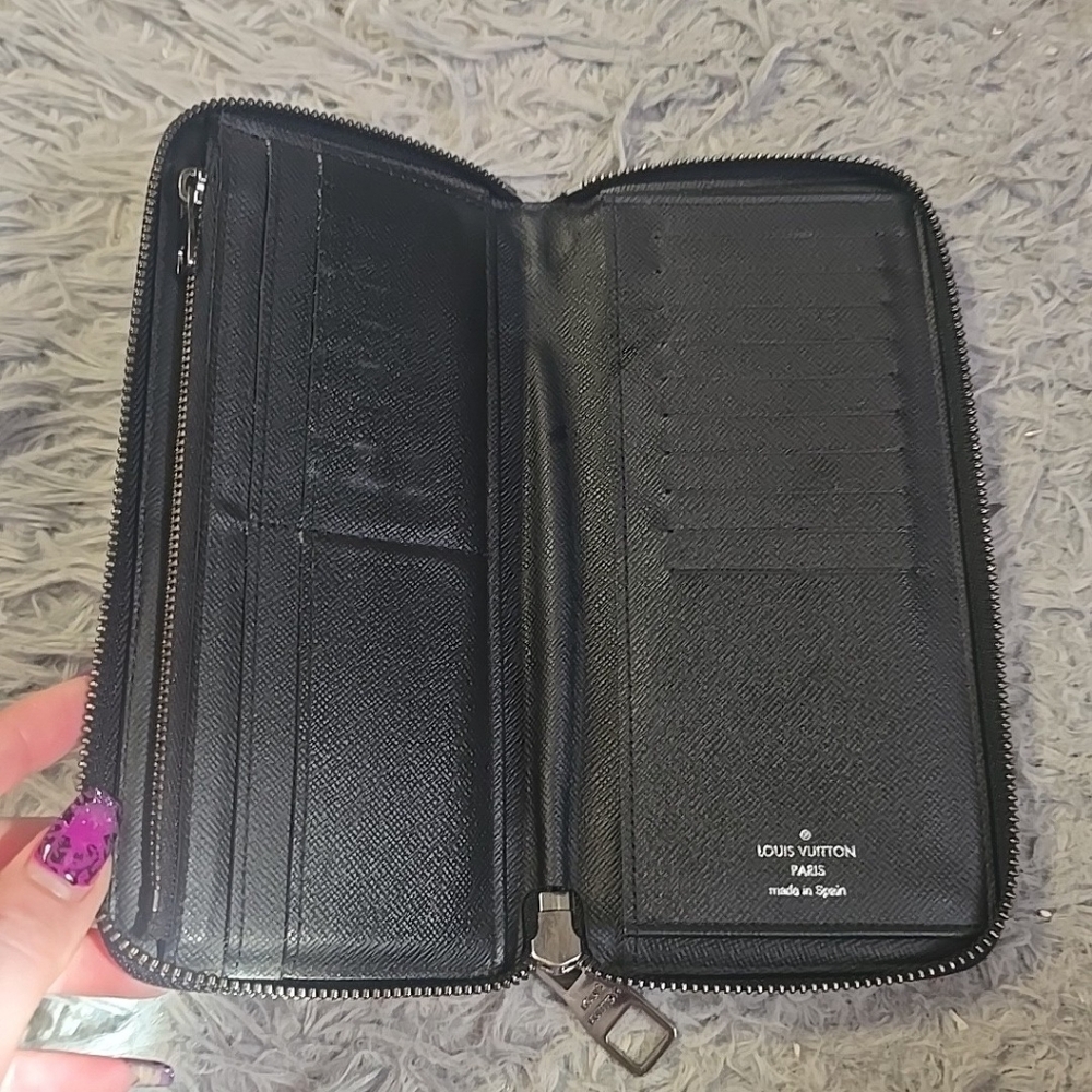 Louis Vuitton Mono Black & Gray Eclipse Vertical Zippy Long Wallet (EUC)COA🩶🖤 - Picture 2 of 13